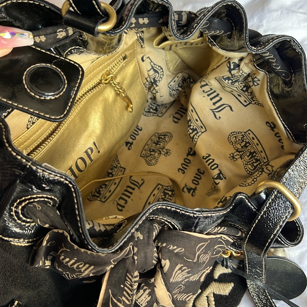 VINTAGE🍓HTF Juicy Couture Strawberry Fields Daydreamer bag Y2K
EUC✨ - Picture 13 of 14